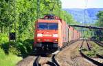 152 069-1 von Railion kommt mit einem G�terzug durch Rh�ndorf(am Rhein) aus Richtung Koblenz und f�hrt in Richtung K�ln und weiter nach Aachen-West bei Sonnenschein am 13.5.2012.