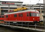 Messzuge/36459/701-099-4-ein-turmtriebwagen-auf-der 701 099-4 ein Turmtriebwagen auf der Drehscheibe aufgenommen beim Lokschuppen fest in Siegen am 24.10.09