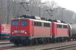 br-140-e40/33725/doppelbespannung-an-einem-kewa-zug-richtung-donauwoerth Doppelbespannung an einem KeWa-Zug Richtung Donauwrth. 140 773-3 mht sich mit Schwesterlok. (KBS 993).