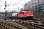 BR 155/182810/155-039-1-db-kommt-mit-einem 155 039-1 DB kommt mit einem KLV-Zug aus Richtung Kln und fhrt in Aachen-West ein bei Regenwolken am 26.2.2012.