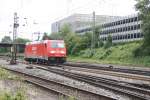 BR 185/145846/eine-br-185-263-1-von-railion Eine BR 185 263-1 von Railion rangiert in Aachen-West bei Sonne.
12.2011