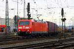 BR 185/169397/die-185-164-1-db-faehrt-mit Die 185 164-1 DB fhrt mit einem Containerzug von Aachen-West in Richtung Kln bei Sonne und Wolken.
26.11.2011