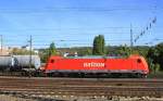 BR 185/228414/185-208-6-von-railion-steht-in 185 208-6 von Railion steht in Aachen-West mit einem Kesselzug und wartet auf die Abfahrt nach Ludwigshafen-BASF bei Sonnenschein am 30.9.2012.