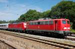 Schad und PbZ-Zuge/40510/115-261-0-hilft-der-beschaedigten-120 115 261-0 hilft der beschdigten 120 xxx nach Stuttgart. (Sept. 2008, KBS 980).