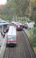 br-628-----928/37389/aufgenommen-in-solingen-schaberg-am-251009 Aufgenommen in Solingen Schaberg am 25.10.09 . Im HG der Schienenbus , war als Sonderzug fr das Mngstener Brckenfest 2009 unterwegs .  