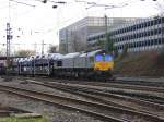 Crossrail/176148/die-class-66-mrce-513-10-von Die Class 66 MRCE 513-10 von DLC Railways kommt mit einem Autozug aus Belgien und fhrt in Aachen-West ein bei Abensonne am 14.1.2012.