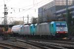 Zwei Cobra 2808 und 2807 kommen mit einem gemischten G�terzug aus Antwepen-Noord nach K�ln-Gremberg und fahren in Aachen-West ein bei Sonne am 27.1.2012. 

